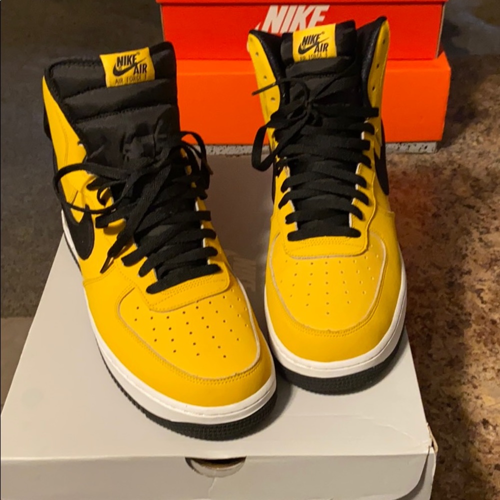 Air Force 1 Hi (yellow&blk)